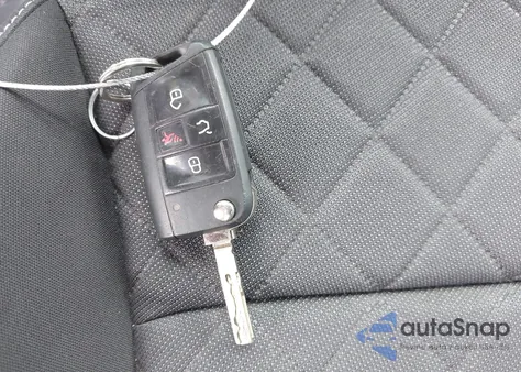 2021 Volkswagen Atlas Cross Sport 2.0T S z USA, uszkodzony, nr VIN 1V2AC2CA6MC236540